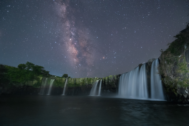 原尻の滝と夏の銀河B.jpg