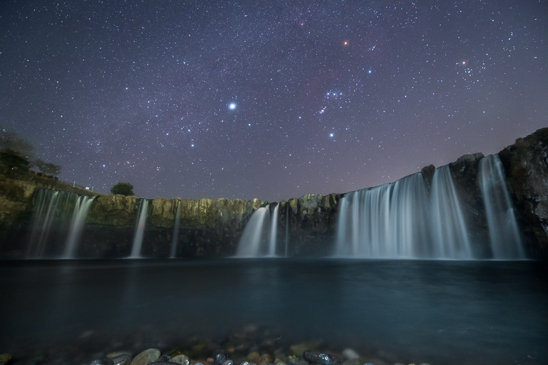 原尻の滝と星空B.jpg