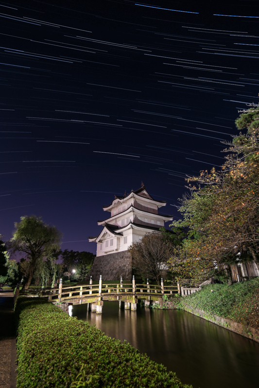 忍城と南天の星空B.jpg