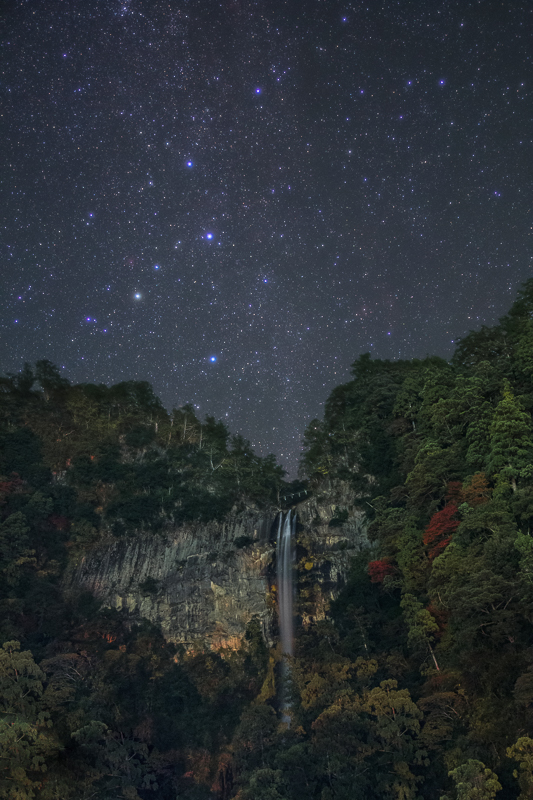 那智の滝と満天の星空B.jpg