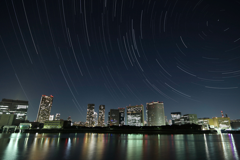 都会の星とオーロラ.jpg