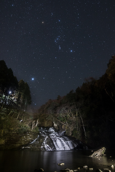 滝と星空Ｂ.jpg